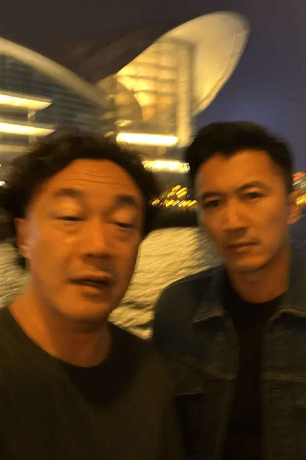 “极其平凡”的iPhone自拍 · @jiamimaodashu 的来源效果图